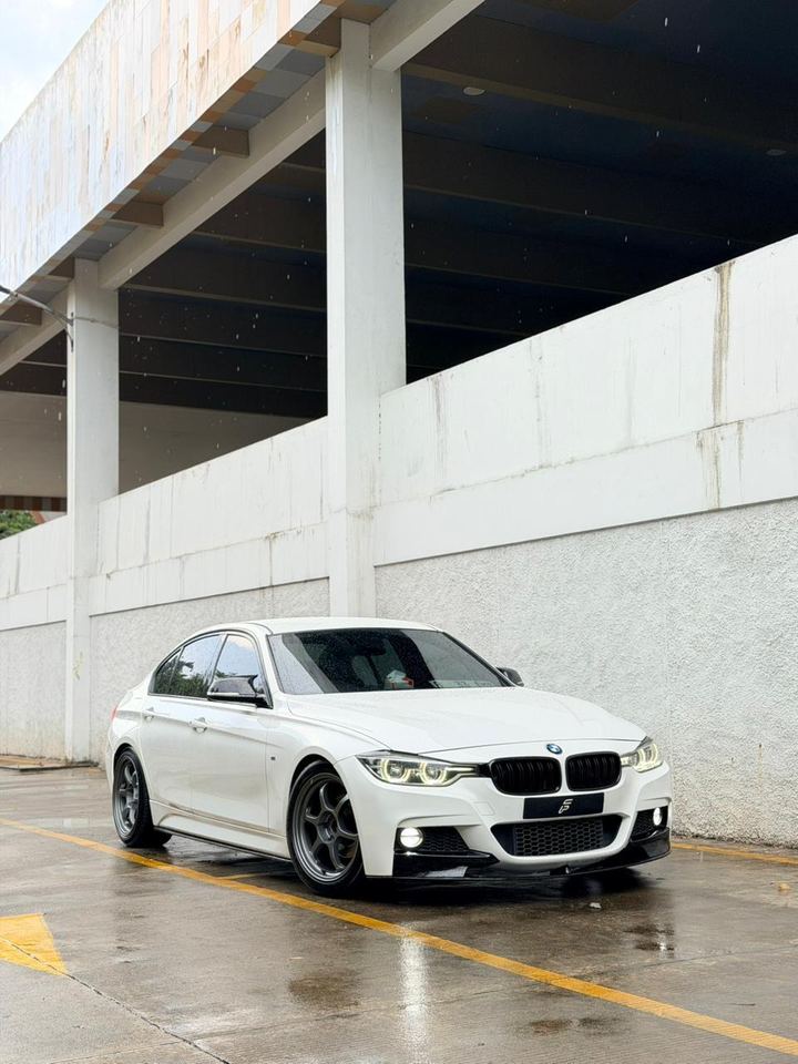 BMW F30 320i LCI Alcantara Edition M Sport terjual BrosCars.id